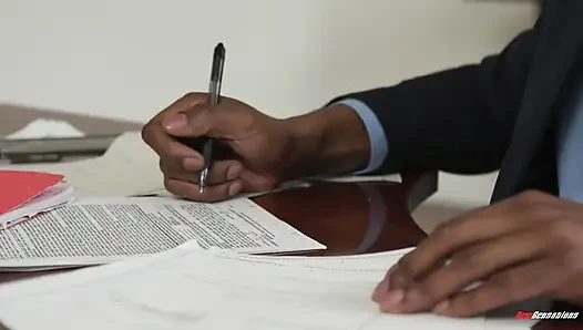 Alexis Tae üvey babasının büyük siyah yarağını emiyor ve sikiyor