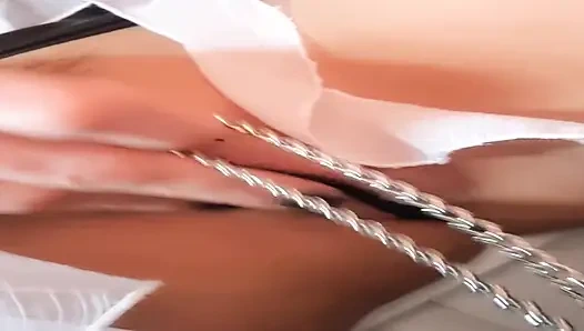 Sulu amcığıma amcık ve meme kıskaçları