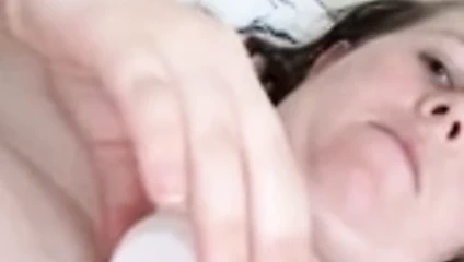 Büyük zenci yarağı küvette boşalıyor