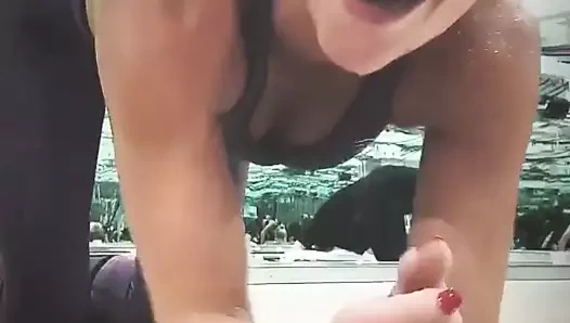 Nina agdal terli egzersiz seansı