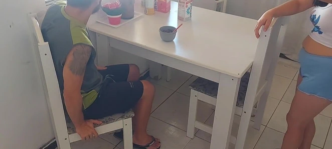 The stepdaughter wanted something more for breakfast, so I gave her pepperoni sausage