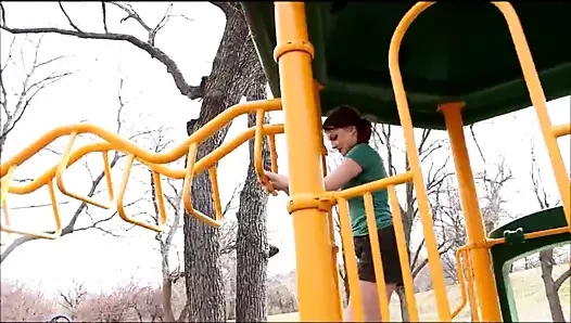 Oyun alanı sürtüğü