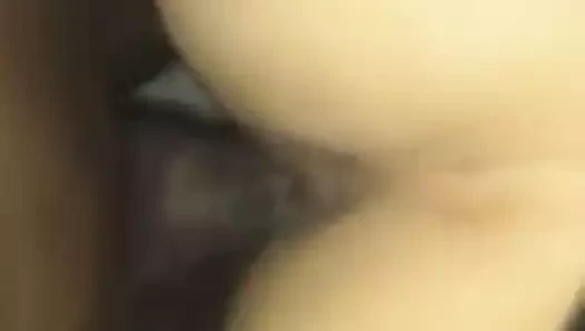 Calcinha de lado e pau na boceta da Re