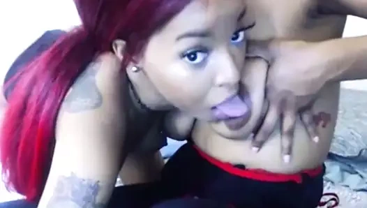 Güzel abanoz emmek büyük memeler areolas arasında ona kız arkadaş