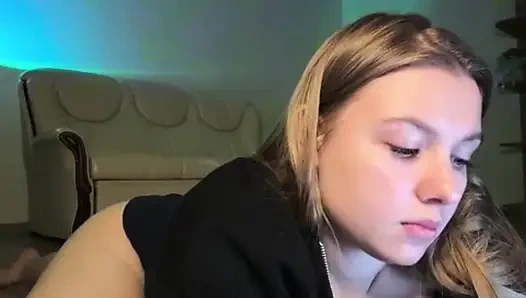 Jucielussie ile sıkı amcığı parmaklıyor