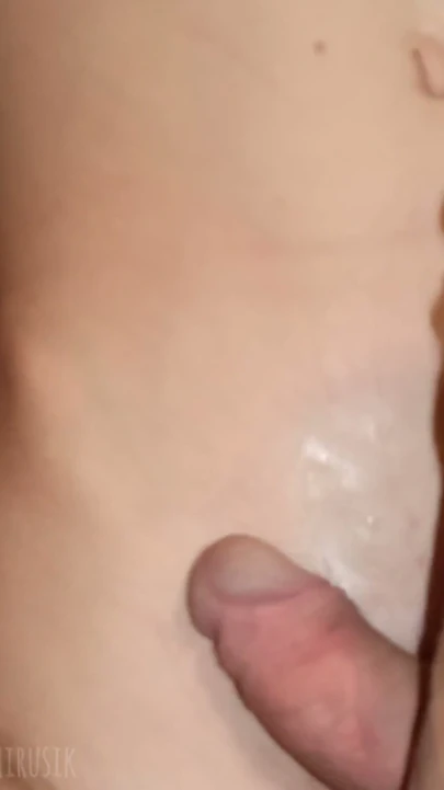 Cum genç femboys canavar üyeleri cum ortak bir kucaklama birlikte sıkışmış! | Klip 1