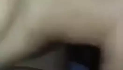 Mi vecino le mama el chocho a mi mujer