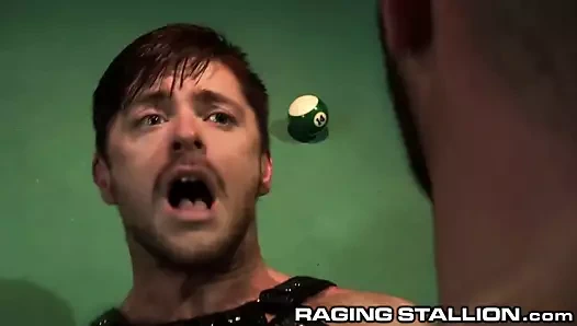 Sigara içme sıcak muscle baba gets onun horoz içinde sıkı küçük delik