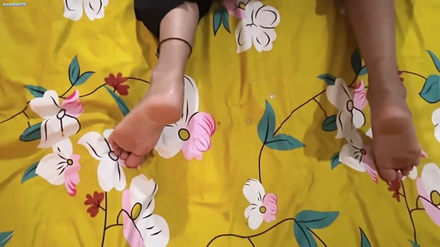 Desi 18+ Afgan kolej kızı Hintli tarafından amına boşaltılarak sikiliyor