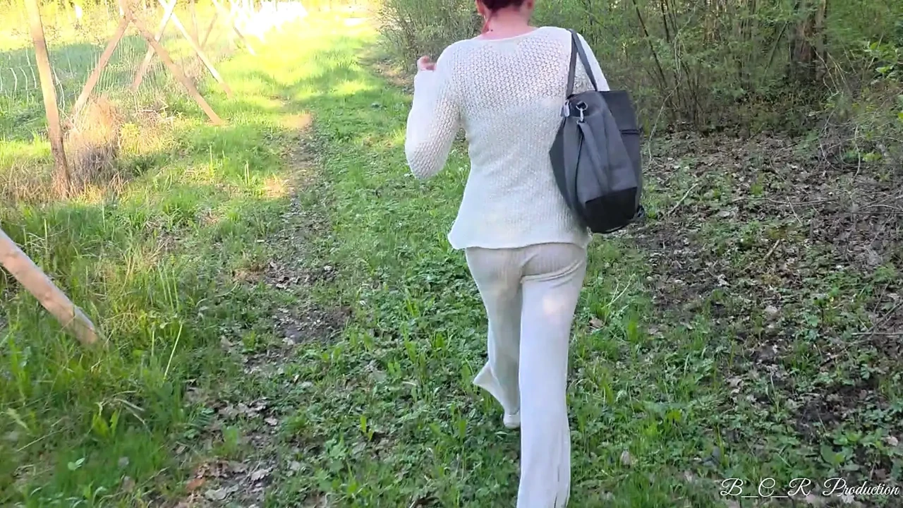 Perdida en el bosque. Y de repente se pone peligrosamente caliente