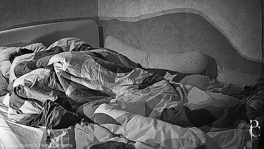 Süper ateşli arzu gece yarısı: üvey annenin yarak takıntısı