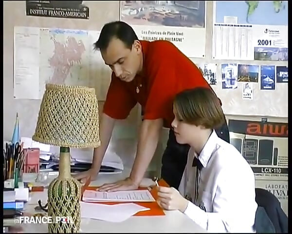 Bir bekar matematik öğretmeni tarafından sikiliyor