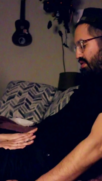 Lübnanlı olgun orta yaşlı seksi kadın şehvetli bir sakso çekiyor ve dölümü yutuyor. | Klip 1