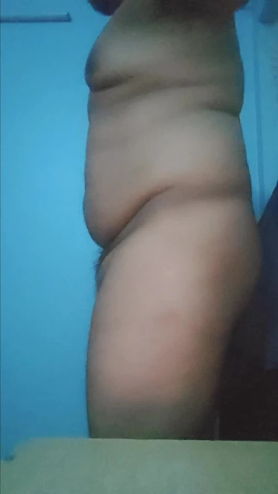 Tombul Hintli kadın kılıklı sürtük ayakta çıplak twerk yapıyor: alfa yaraklar için büyük göt ve sallanan göğüsler! Beni doğurmak için yalvar! #SissyWhore #FatAss