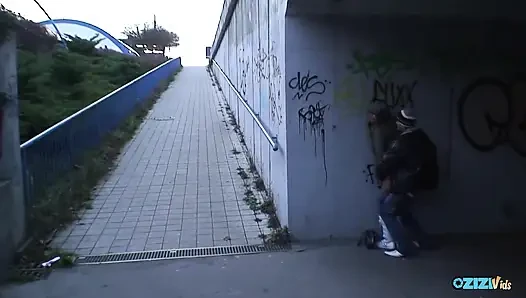 En seediest getto, açık havada üremenin göreceli barış içinde yapilabildiği yerdir