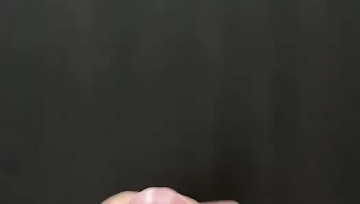Bir masaya büyük boşalma spreyi