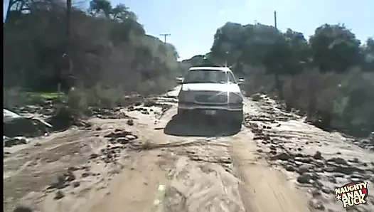 Maya Gates'in götünü yarak rayına sokmaktan daha çok sevdiği bir şey yok