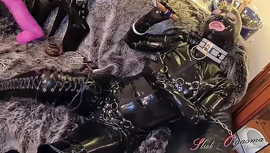 Оргазм-шлюшка Celeste в черном латексе, фетиш сигарой и мягкий разговор на немецком