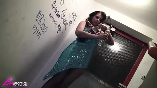 Silvester Flittchen auf der Party im Suff gefickt