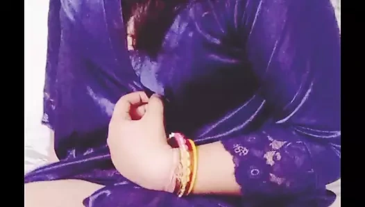 Devar ne bhabhi ko porn dekhte hue pakad liya or phir jamkar chudai ki
