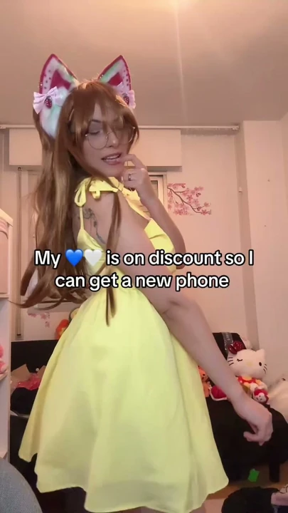 Tatlı cosplay bebeği