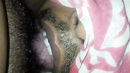 Büyük götlü Hintli ateşli video