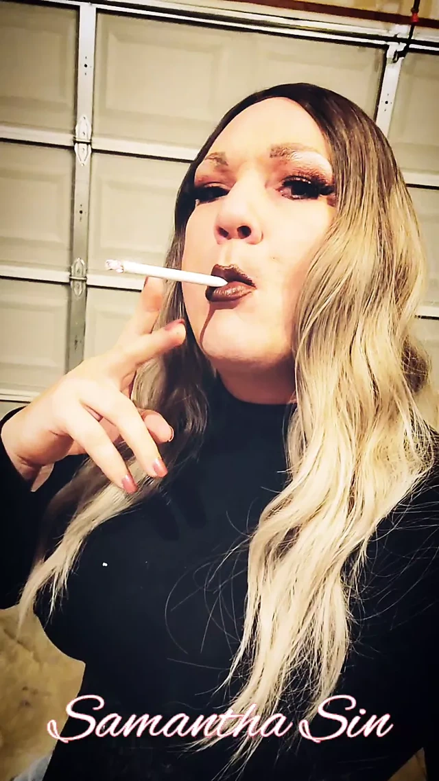 Samantha sigara içme Fetiş 120 lightup 1