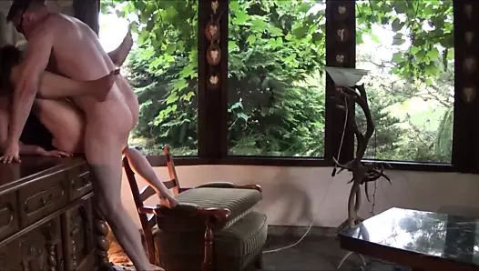 Kabinde genç maskeli kızla güzel seks sahnesi