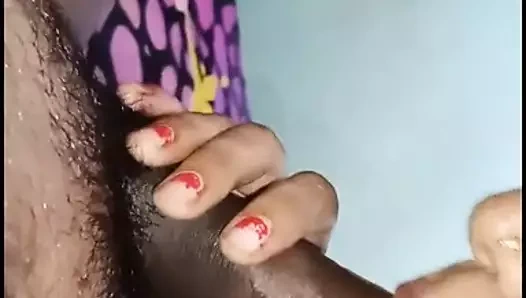 Yenge yağmur sırasında seksi oral seks (bu yüzden ses biraz gürültülü)