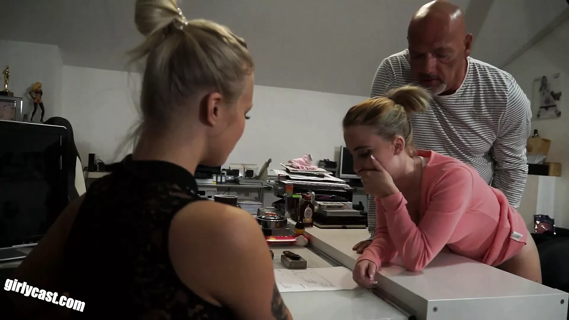 Lia & Kathi - The fucking job interview!