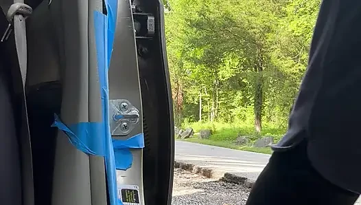 Ayakta ve takılıp duruyor