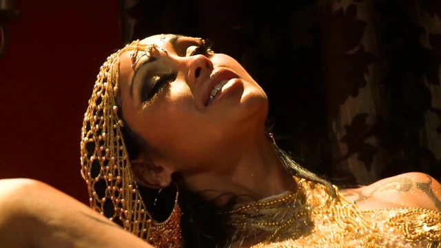 Latin fahişe dominasyon seksiyle prezervatifsiz