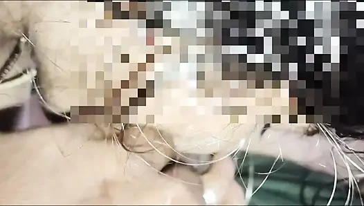 Hintli evli kadın sakso çekiyor ve siyah yarağımı emiyor