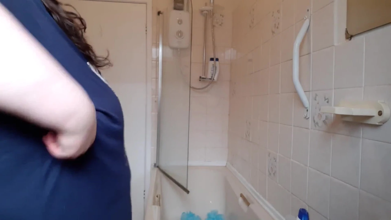 SSBBW belly and body jiggles