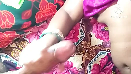 Hintli kadın mastürbasyon yapıyor