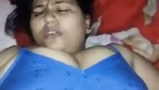 Busty Hint aunty gets becerdin tarafından erkek arkadaş