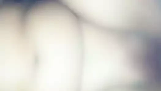 Fahişe Lyon yakınlarında halka açık otoparkta sert sikiliyor