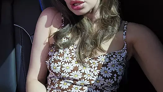 Takside işe gidiyordum ve amcığıma mastürbasyon yapmaya karar verdim. (P1)