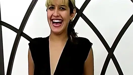 İlk kez Samantha Candace'ın tadına bakıyor