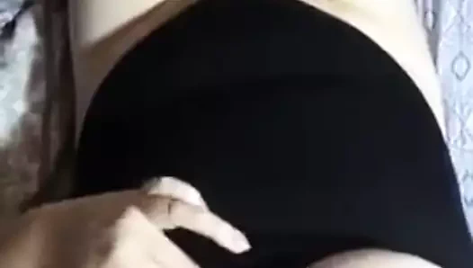 goca se malo igra sa sisicima