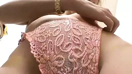 Harika vücutlu olağanüstü Alman kadın mastürbasyon yapıyor