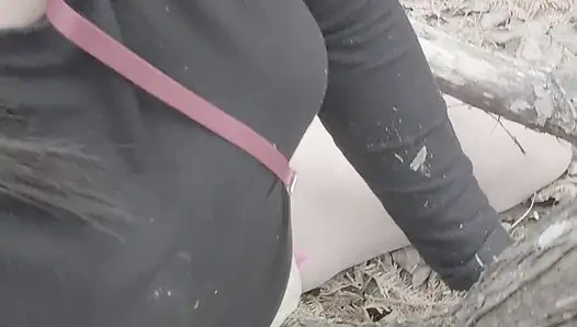 Yürüyüşte ağacı sikiyorum