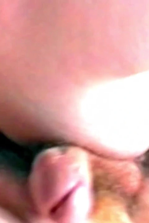 Bir gecelik ilişki sikini emdiriyor ve götümü sikiyor