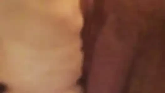 Milf yeni bir oyuncakla oynuyor