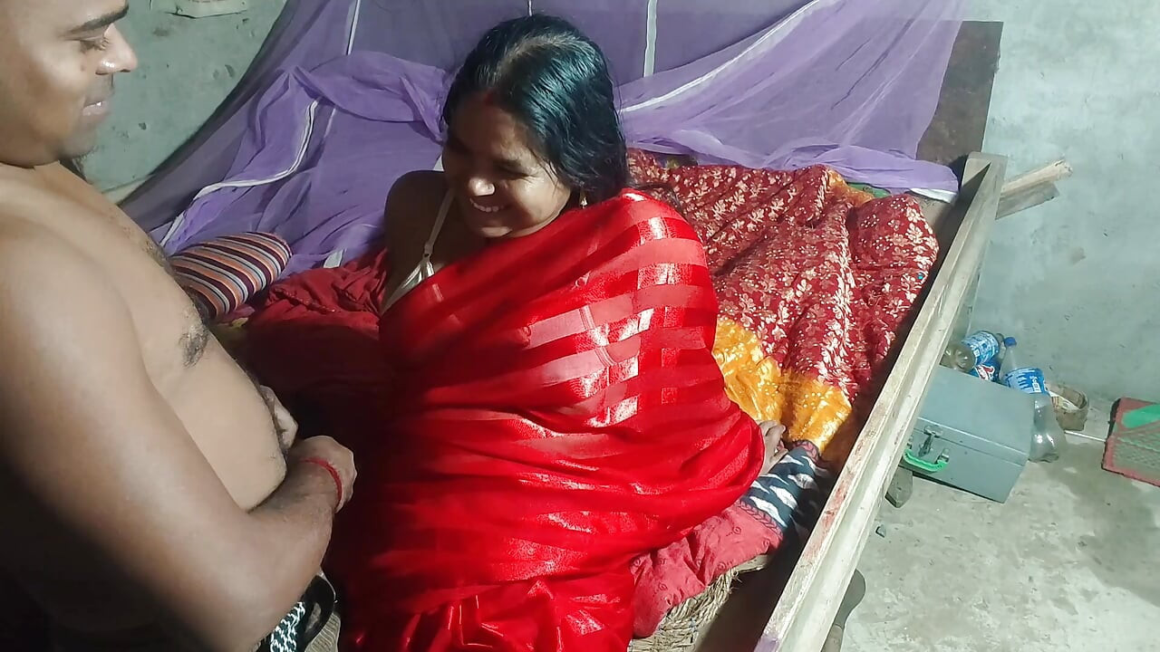 Soyunuyor ve komşu kadını sikiyor.    India Hot coupl sax videosu