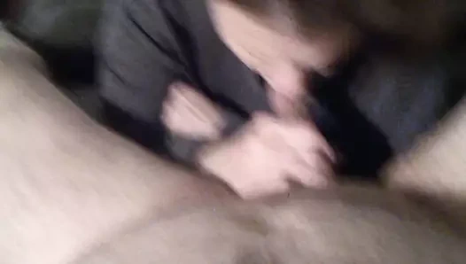 Gabi harika bir oral seks başlangıcında o kafayı emiyor