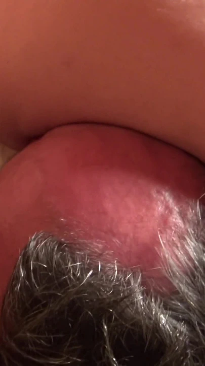 Saunada sadist yüze oturma cezası!