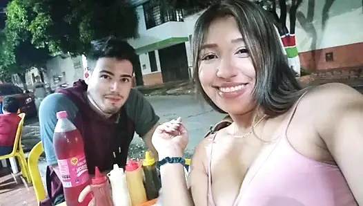 Güzel bir otele gidip New York'tan tutkulu çift sevişiyoruz