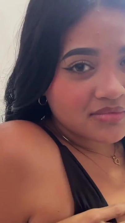 Волнующий момент из "Она рассталась со своим бойфрендом, и ее сводный брат дал ей момент счастья"