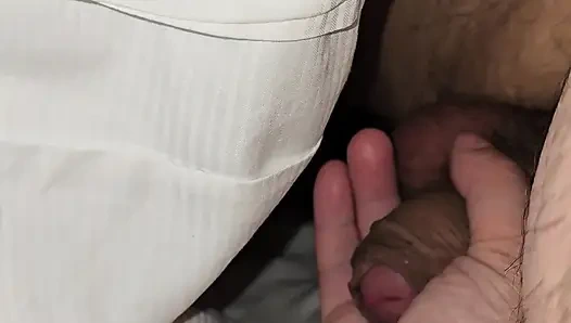 Üvey anne battaniyenin altında 31 çektiriyor utangaç üvey oğlu